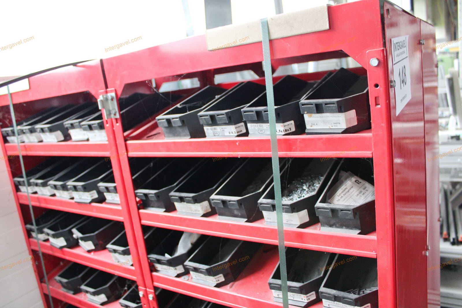 Alkatrész tároló és alkatrészek 11