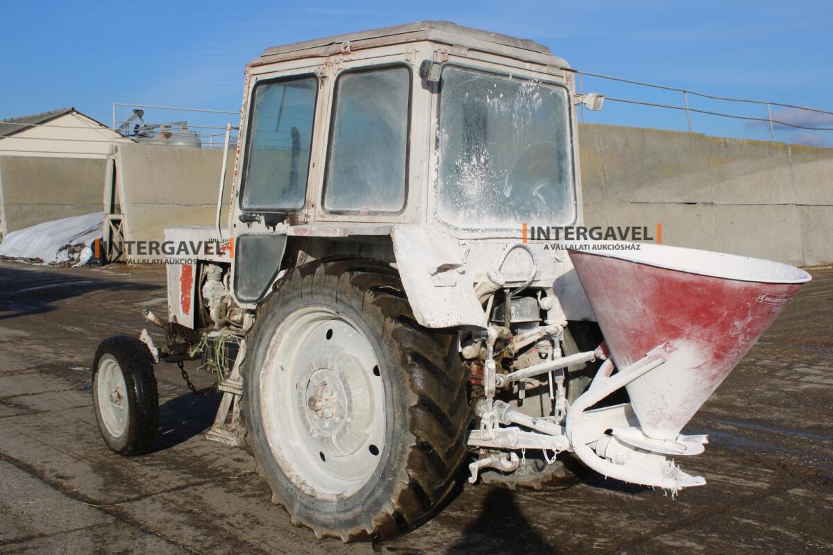 Traktor - MTZ 4
