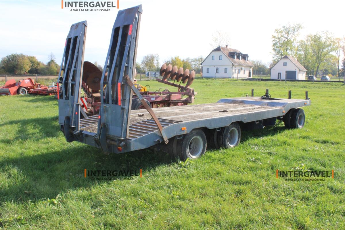 Tréler- Schwarzmüller 3