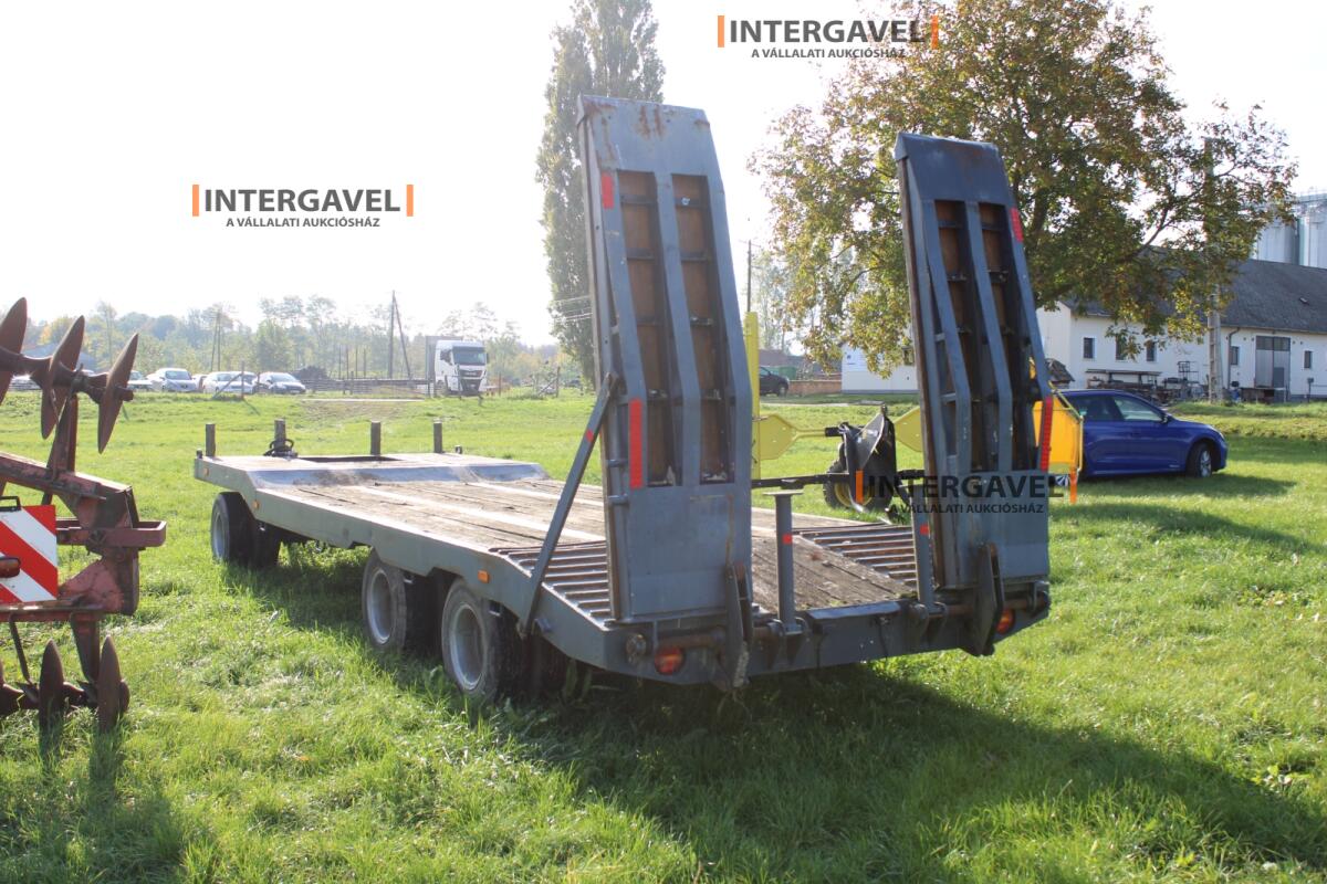 Tréler- Schwarzmüller 4