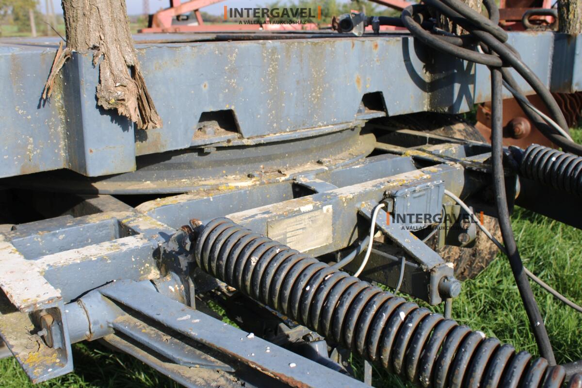 Tréler- Schwarzmüller 8