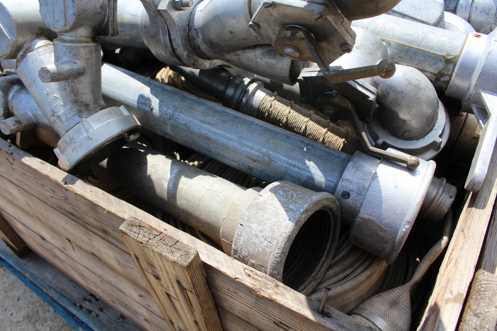 Használt tűzoltó tömlők és tartozékai 8