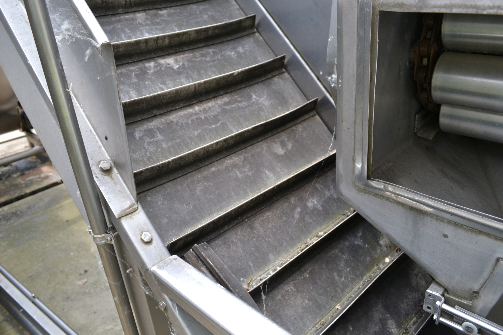 Felhordószalag és almapürésítő 4