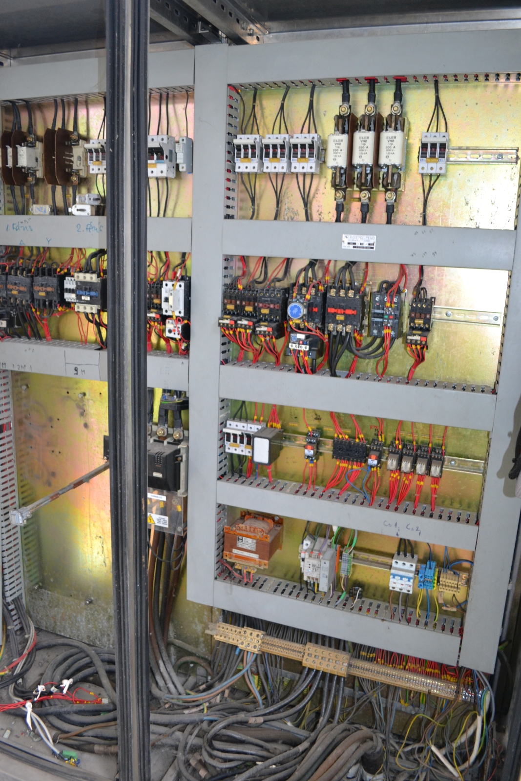 Kapcsolószekrények 7