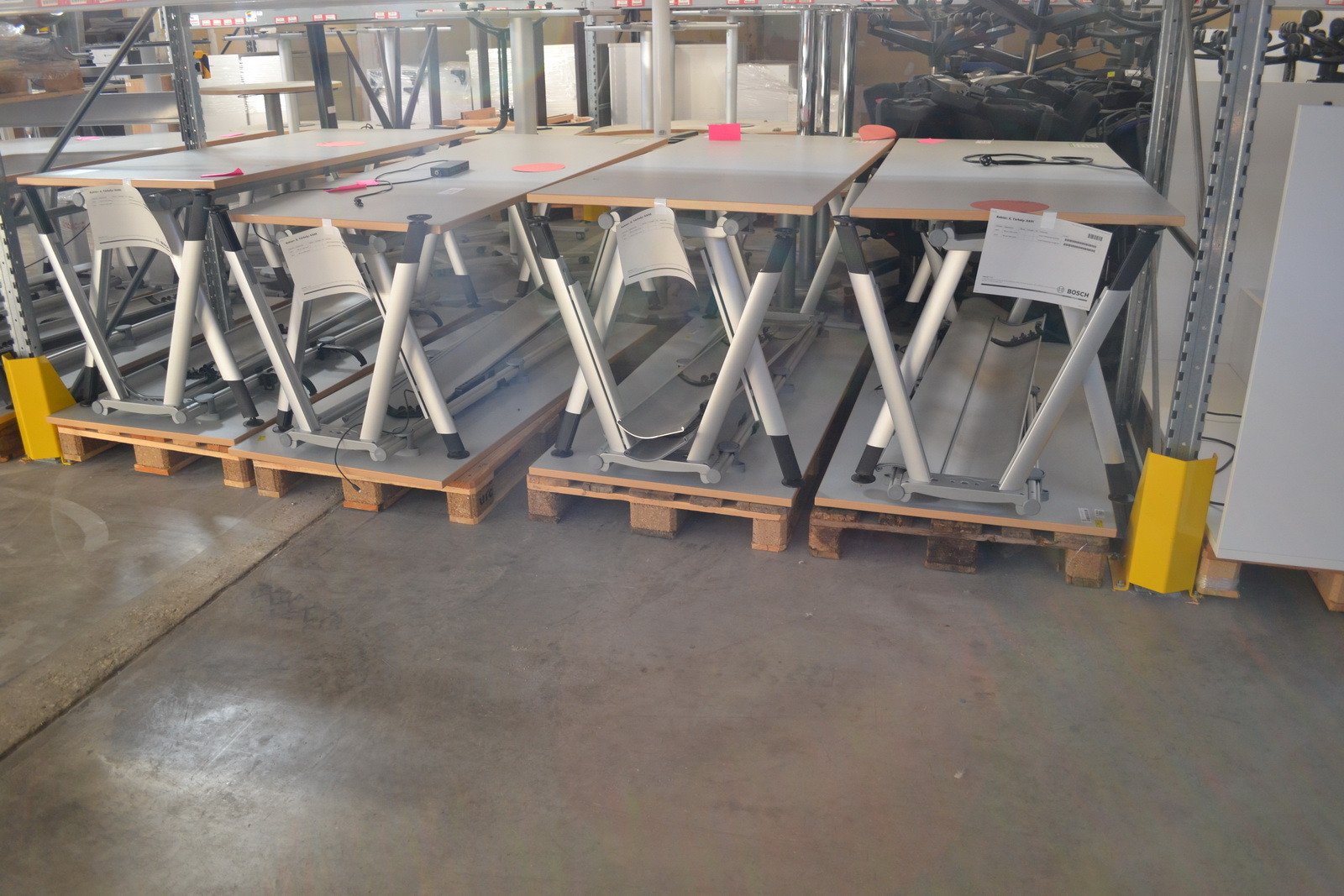 Íróasztal (A-lábú-1800 mm széles) 1