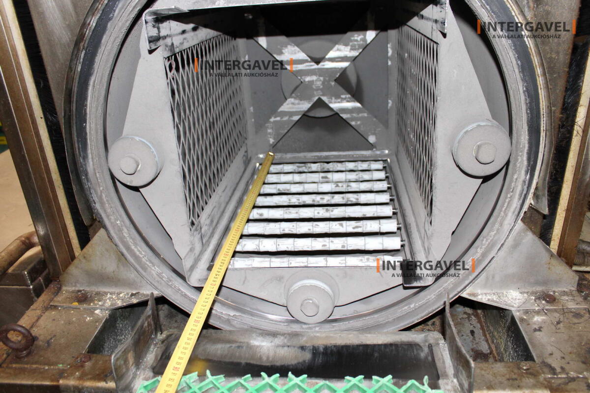 Pácoló berendezés 19