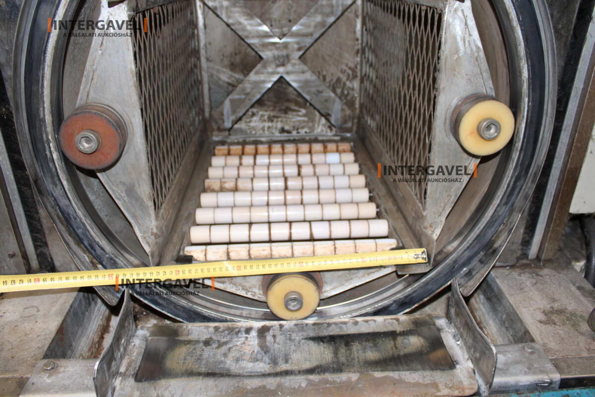 Polimerizáló berendezés 10