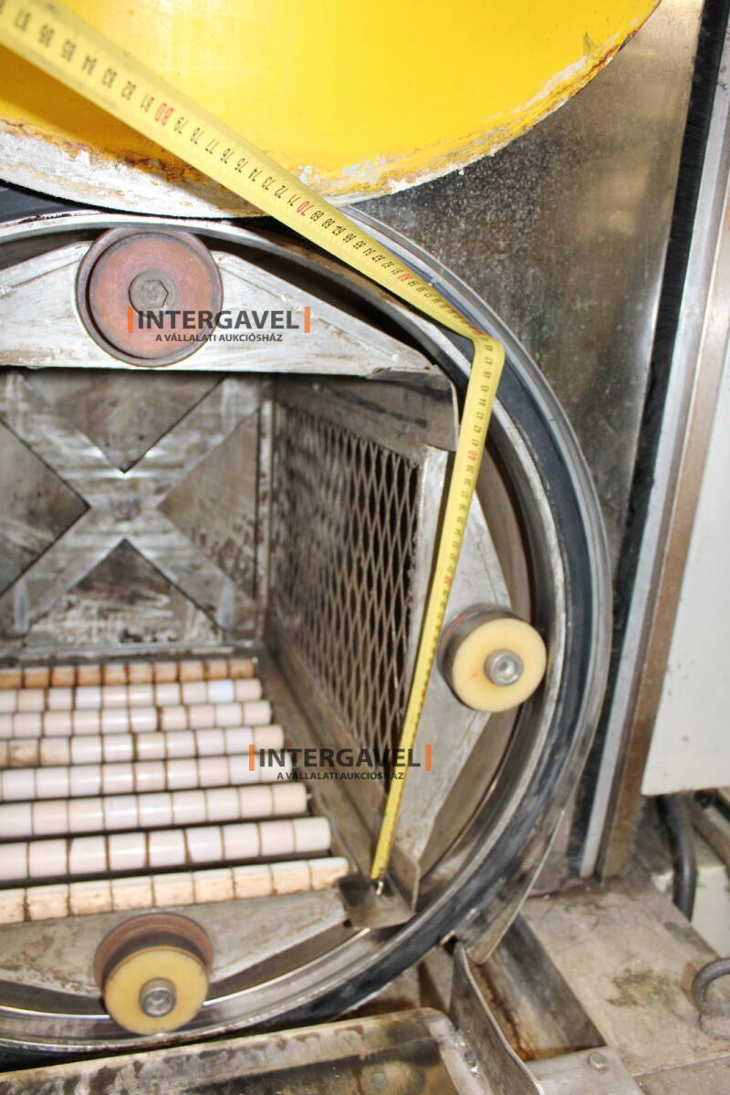 Polimerizáló berendezés 11