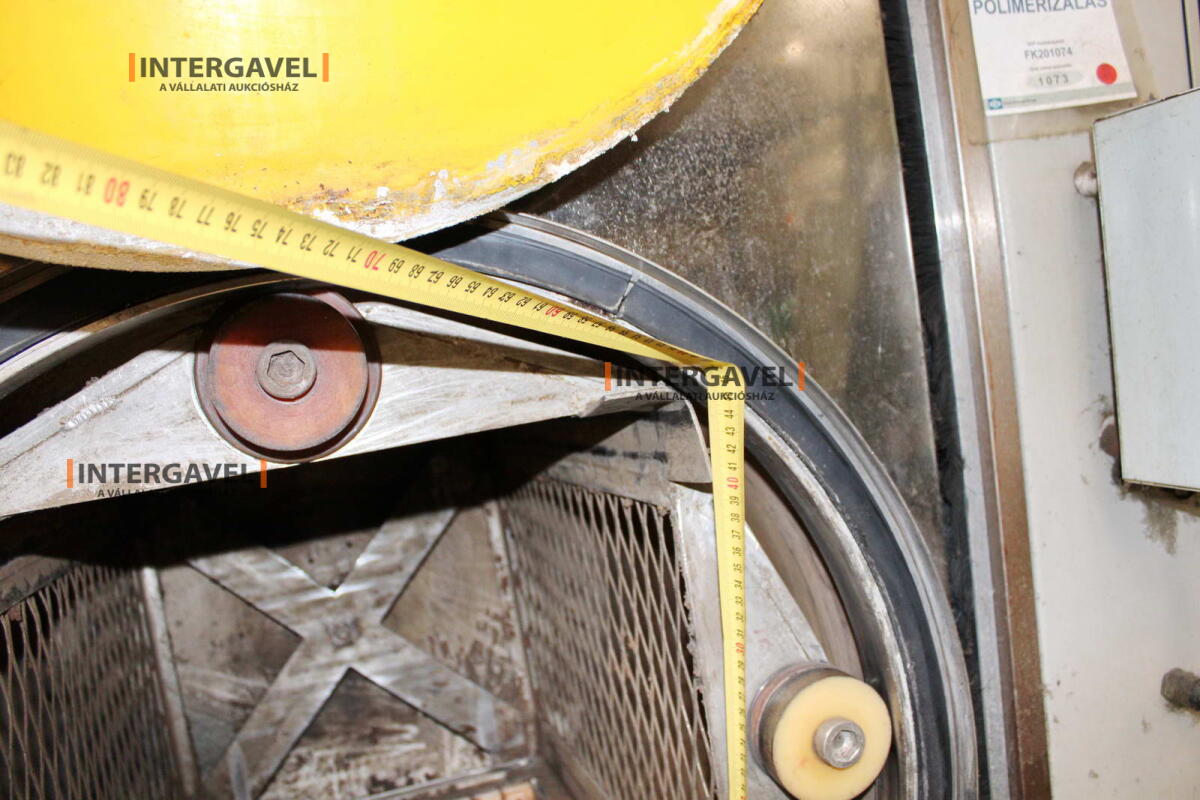 Polimerizáló berendezés 12