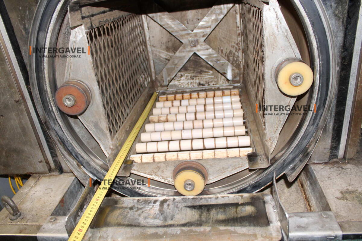 Polimerizáló berendezés 13