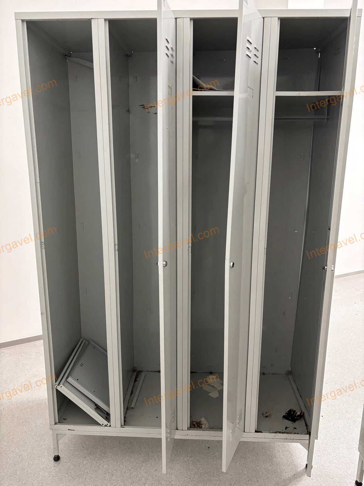 Öltöző szekrény 3