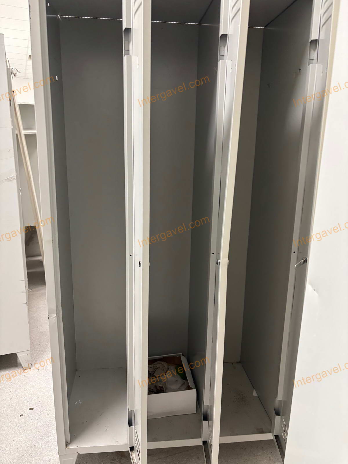 Öltöző szekrény 5