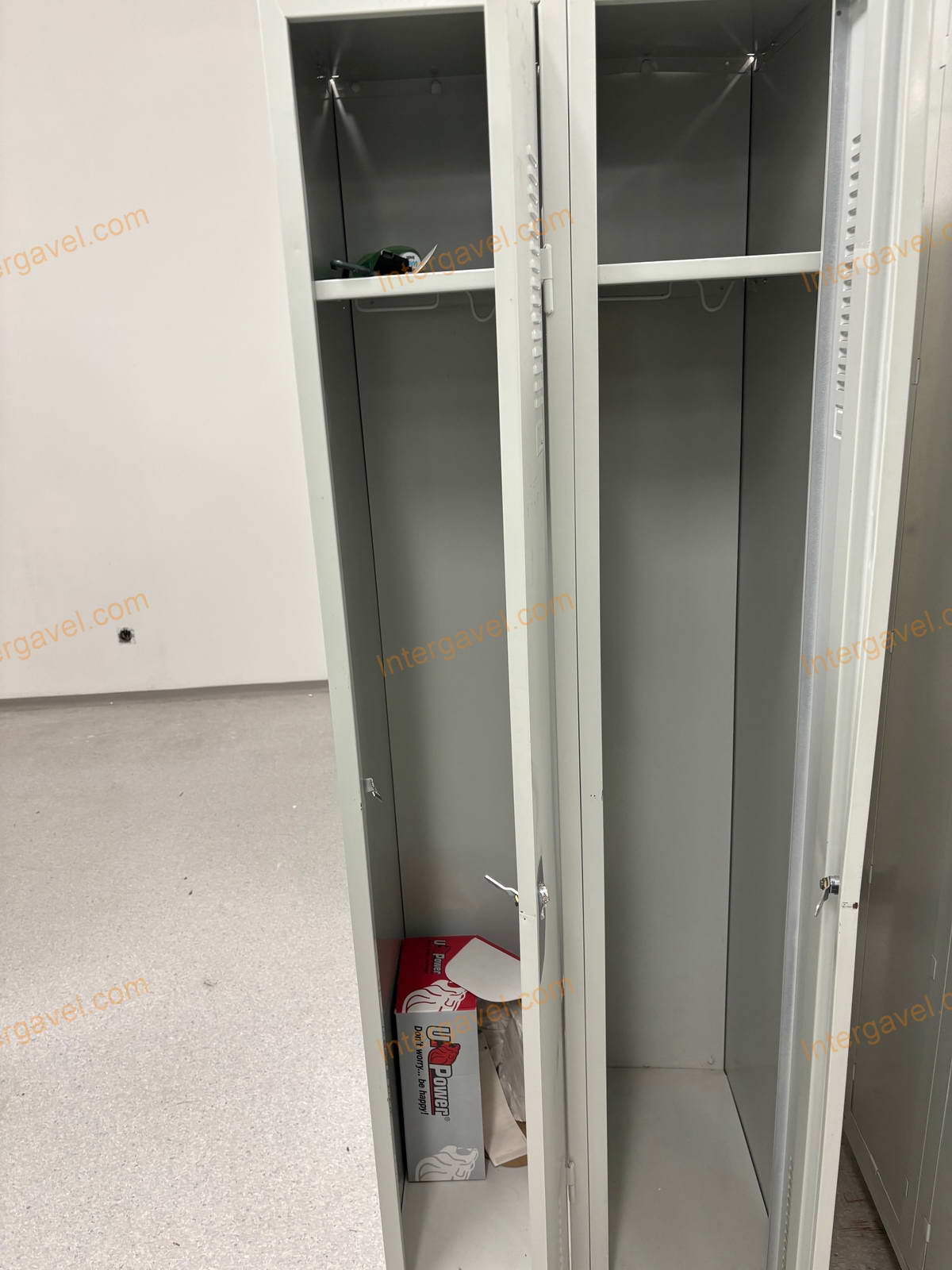 Öltöző szekrény 6