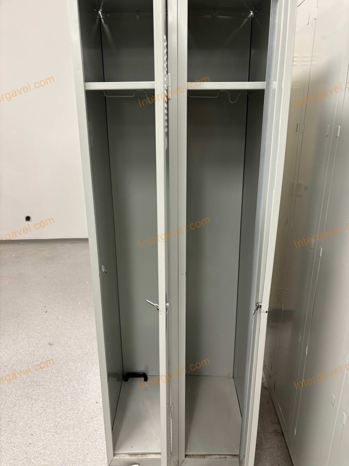 Öltöző szekrény 7