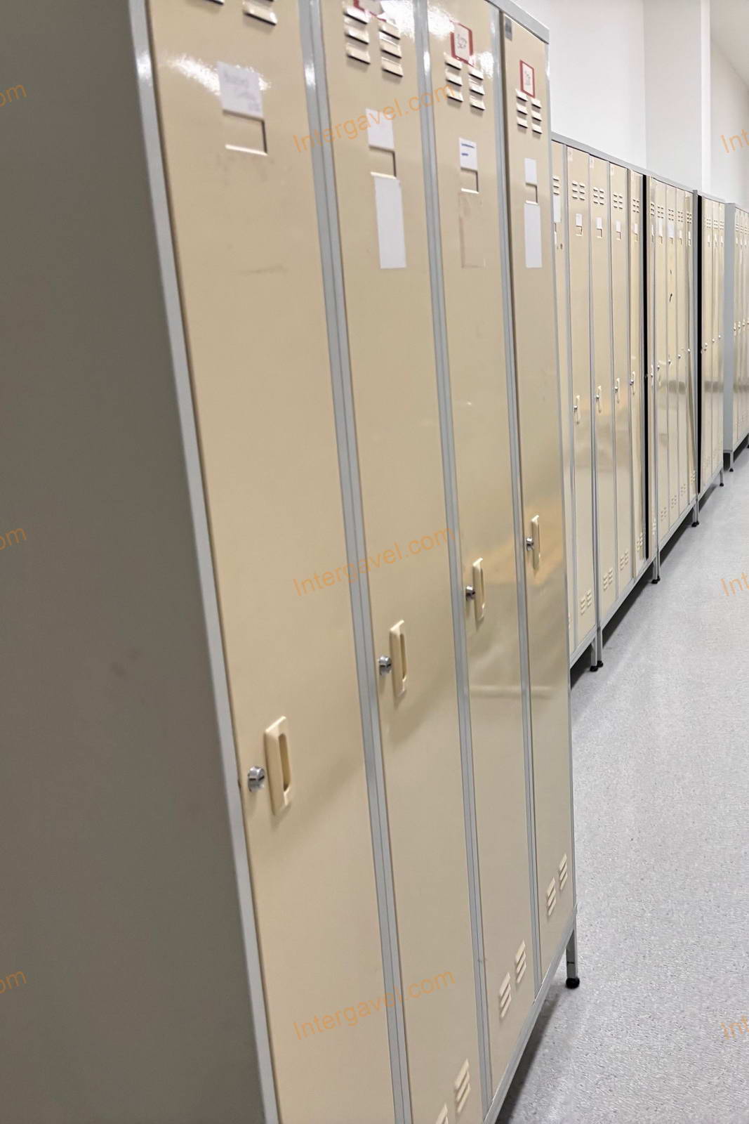 Öltöző szekrény 2