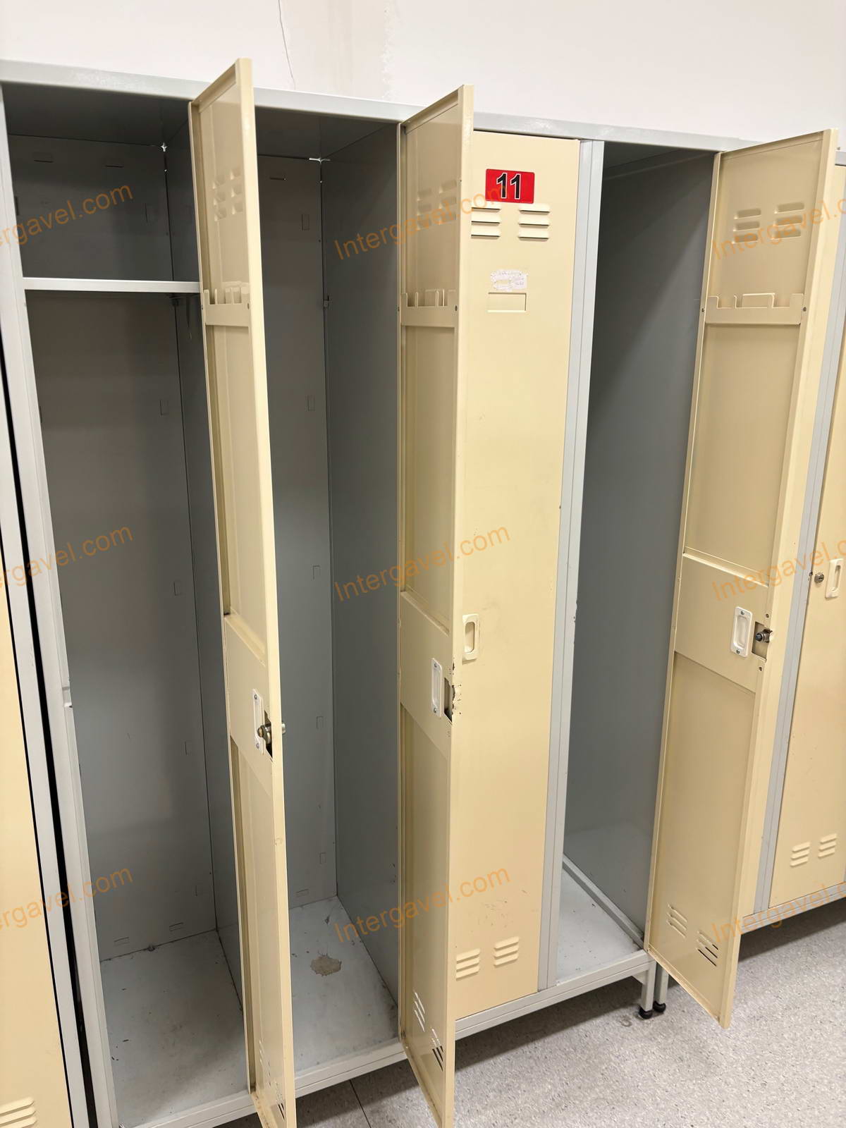 Öltöző szekrény 7