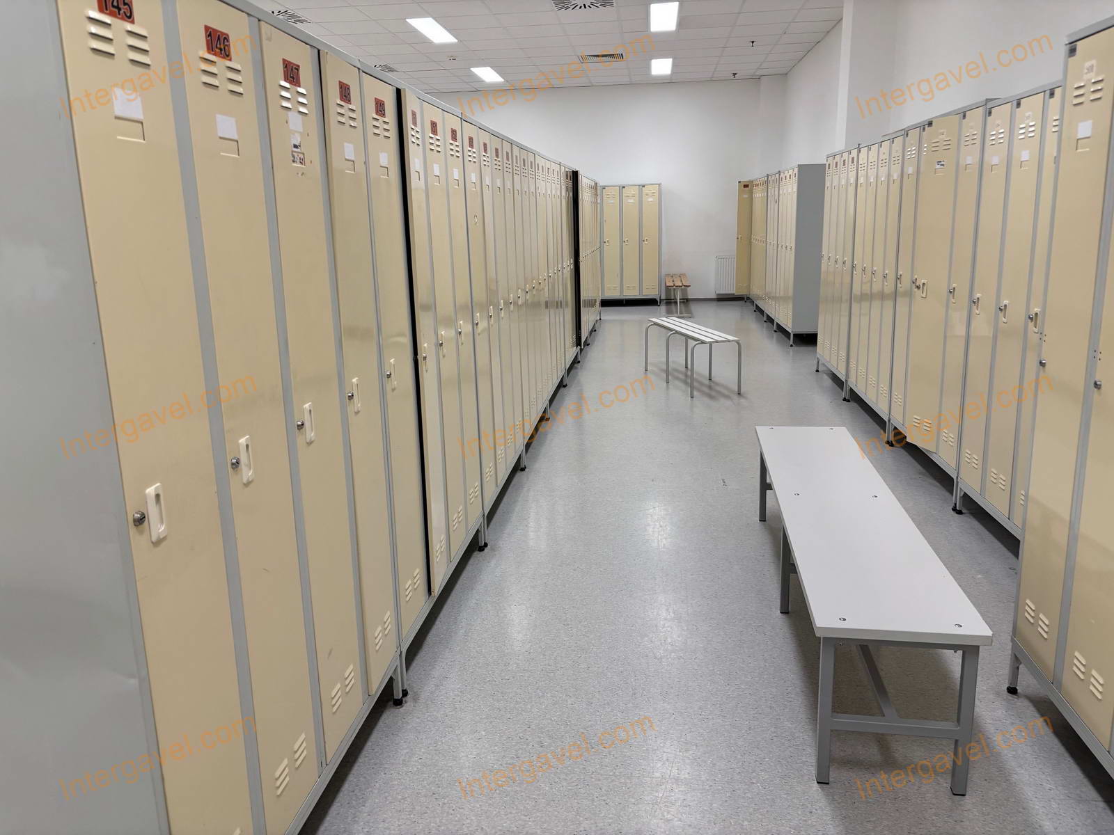 Öltöző szekrény 5