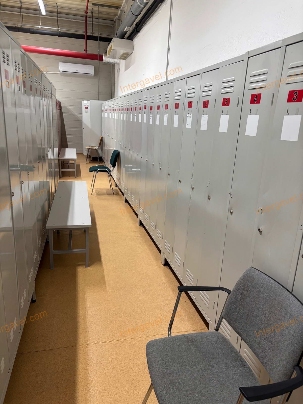 Öltöző szekrény 2