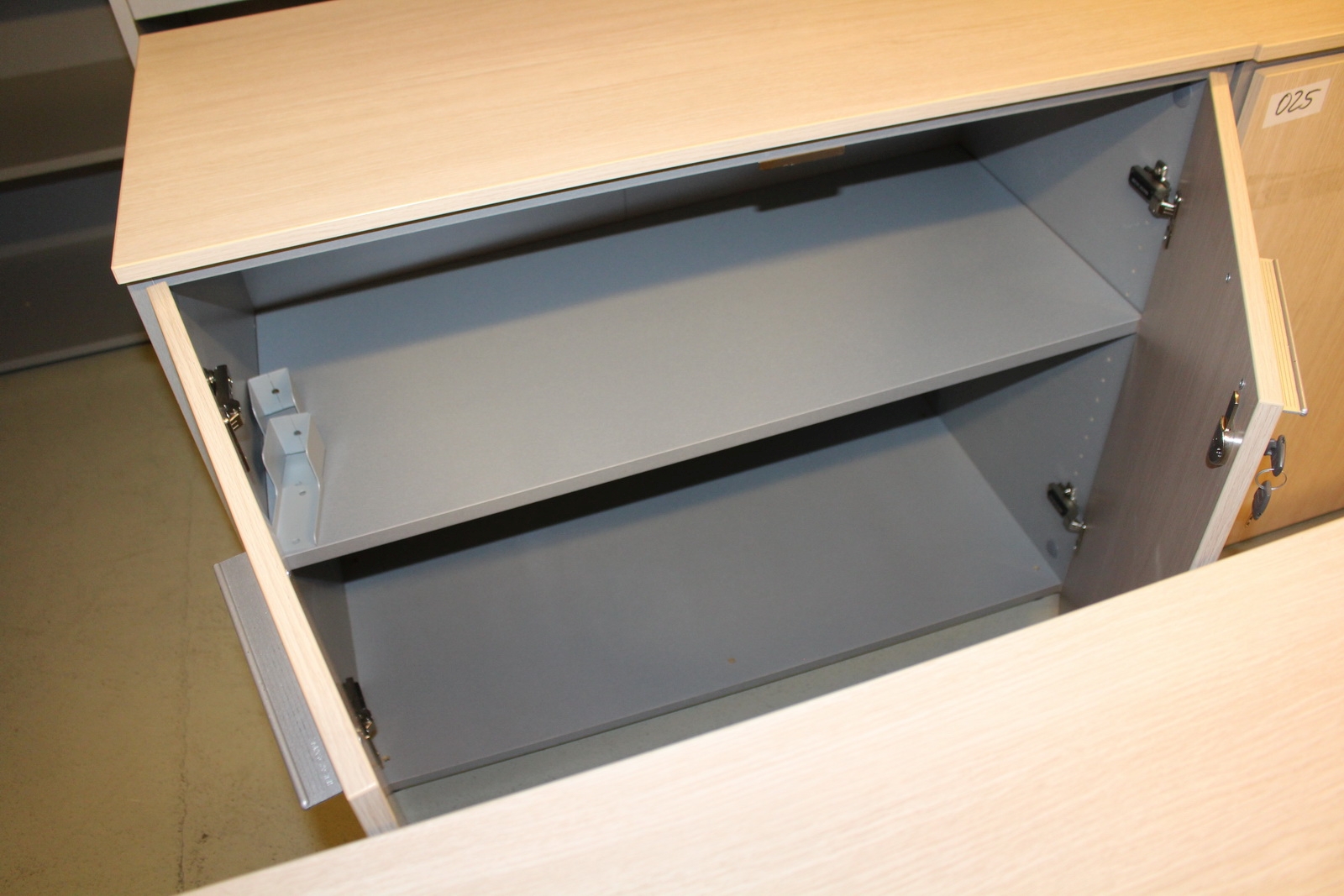 Szekrények és polcok 3