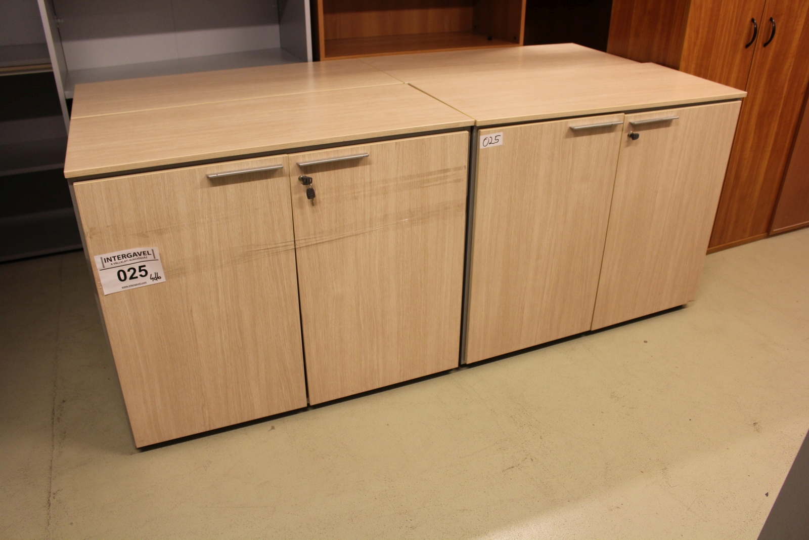 Szekrények és polcok 5