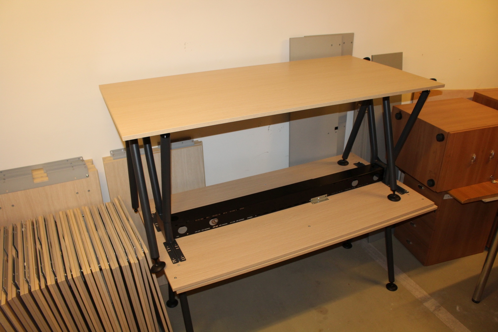 Íróasztal (juhar-fekete lábbal) 3