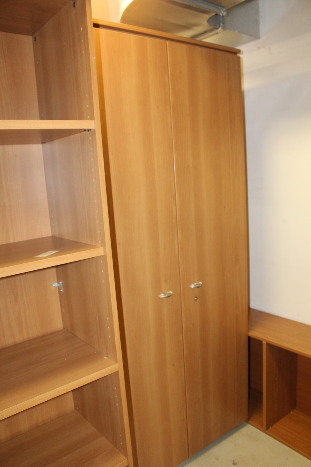 Szekrények és polcok 4