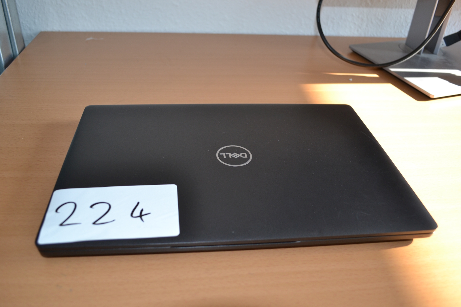 Dell Latitude 5400 - Laptop 2