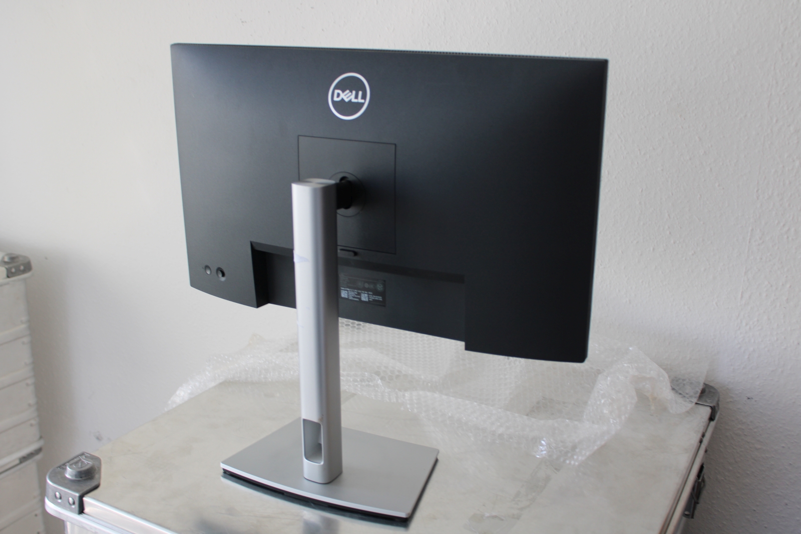 Dell monitor (P2422H) 2
