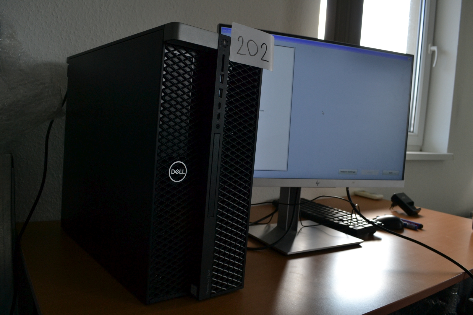 Dell Precision 7820 - Munkaállomás 2