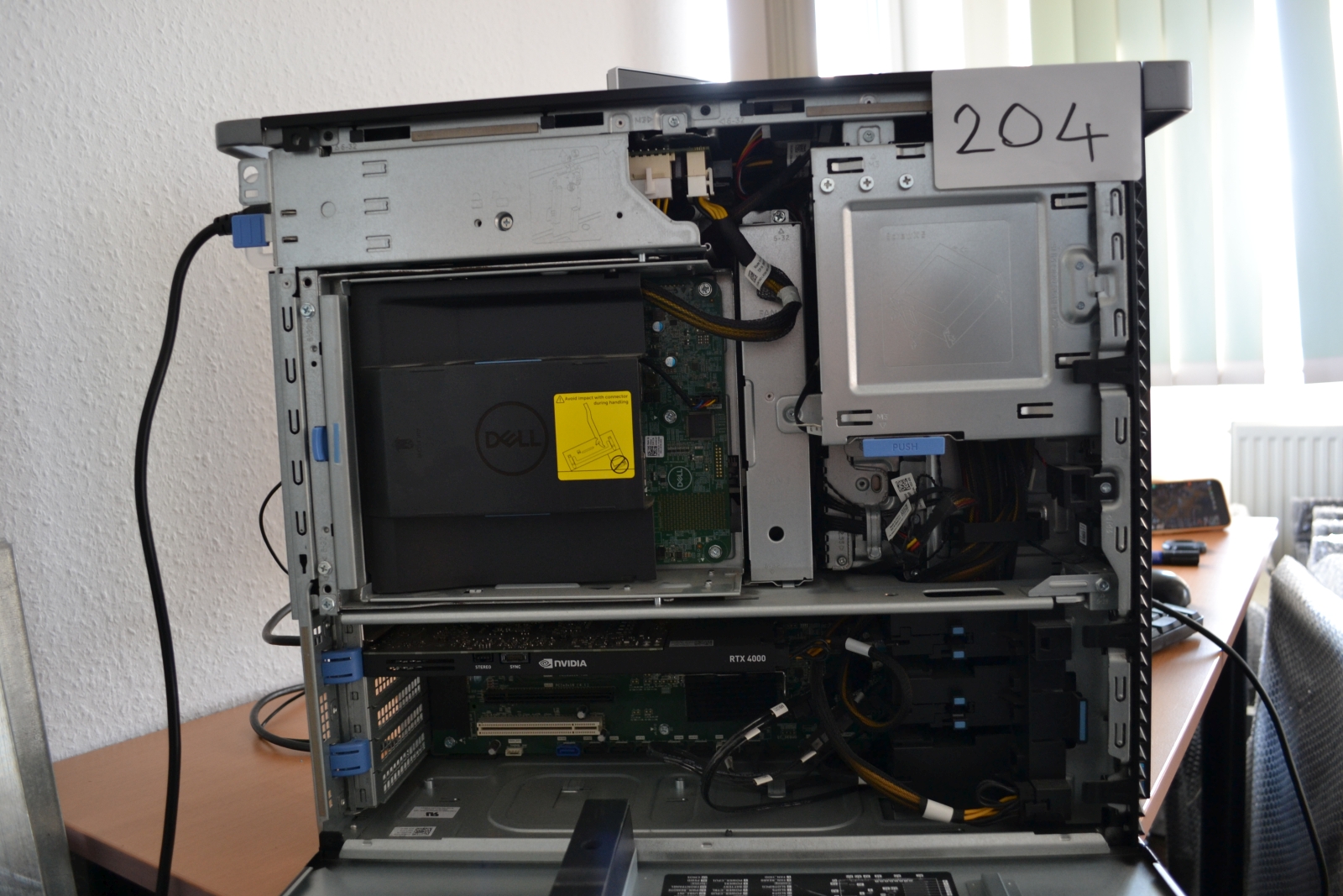 Dell Precision 7820 - Munkaállomás 3