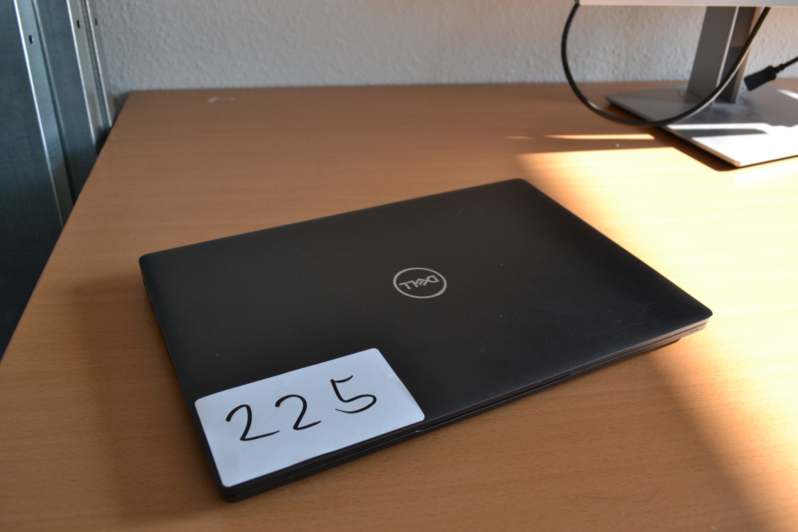 Dell Latitude 5400 - Laptop 2