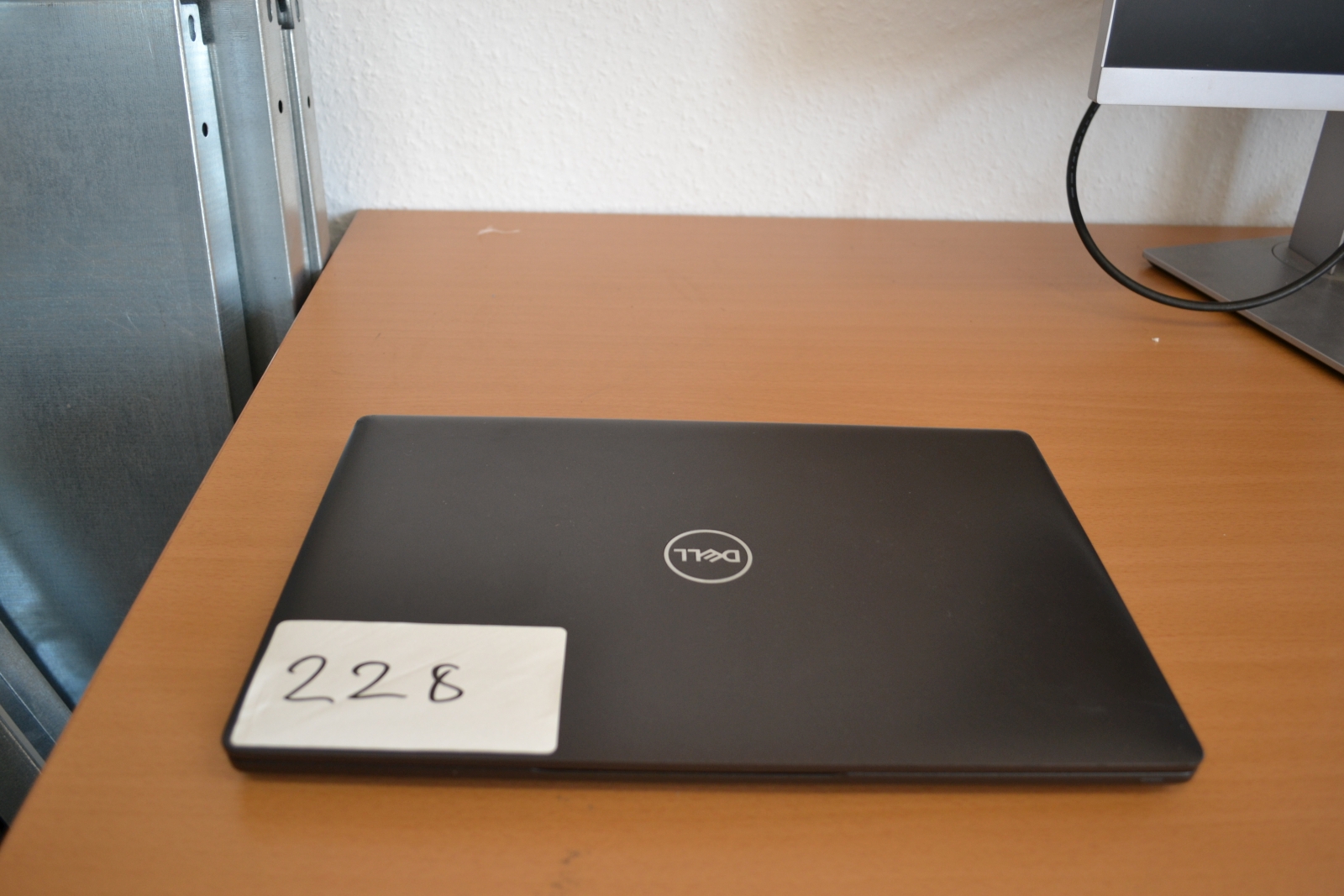 Dell Latitude 5400 - Laptop 2
