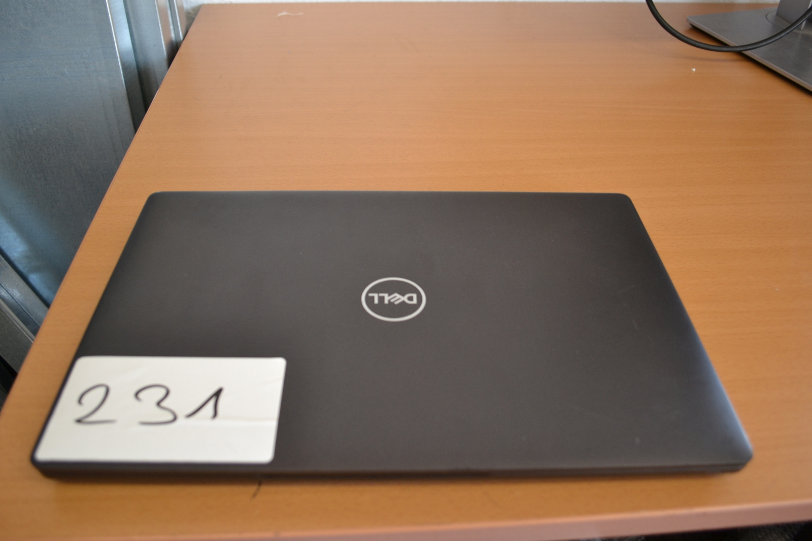 Dell Latitude 5400 - Laptop 2