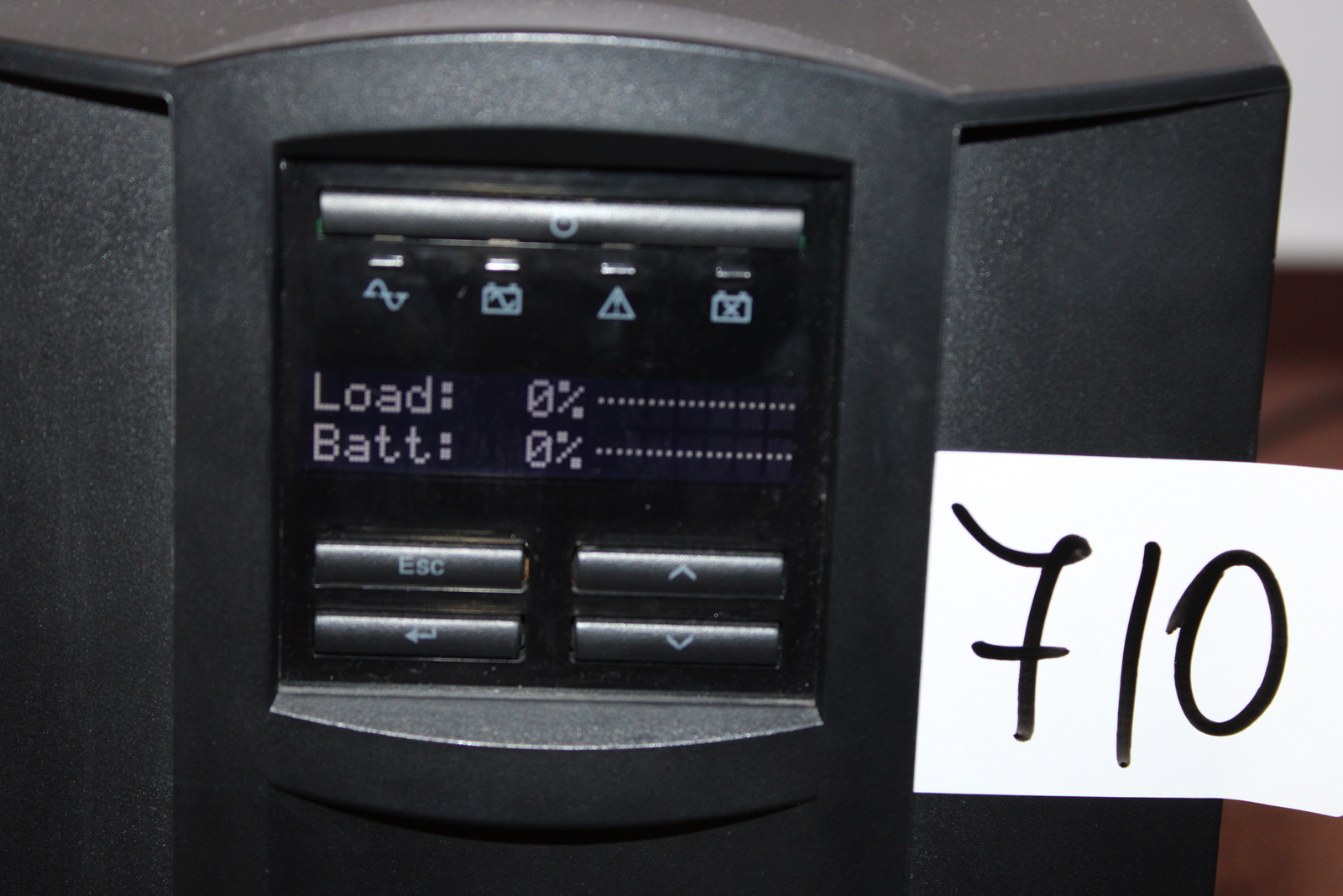 APC szünetmentes tápegység 2