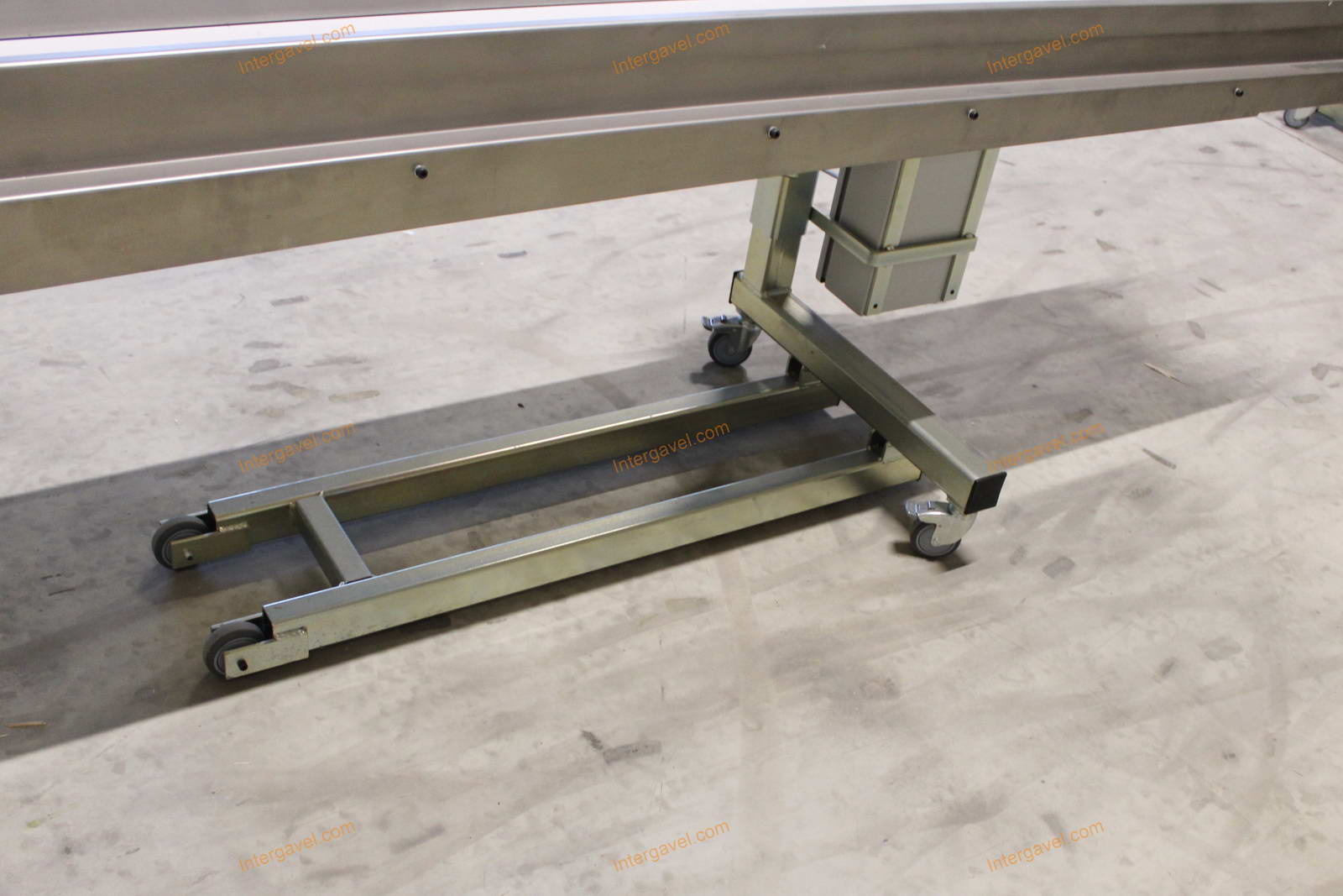 Szállító szalag - teljes hossz: 2,54 m 12