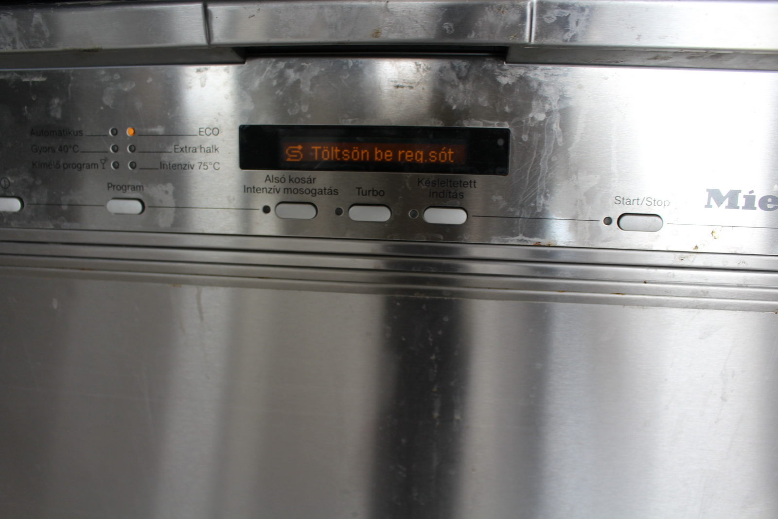 Pult mosogatógépekkel 6