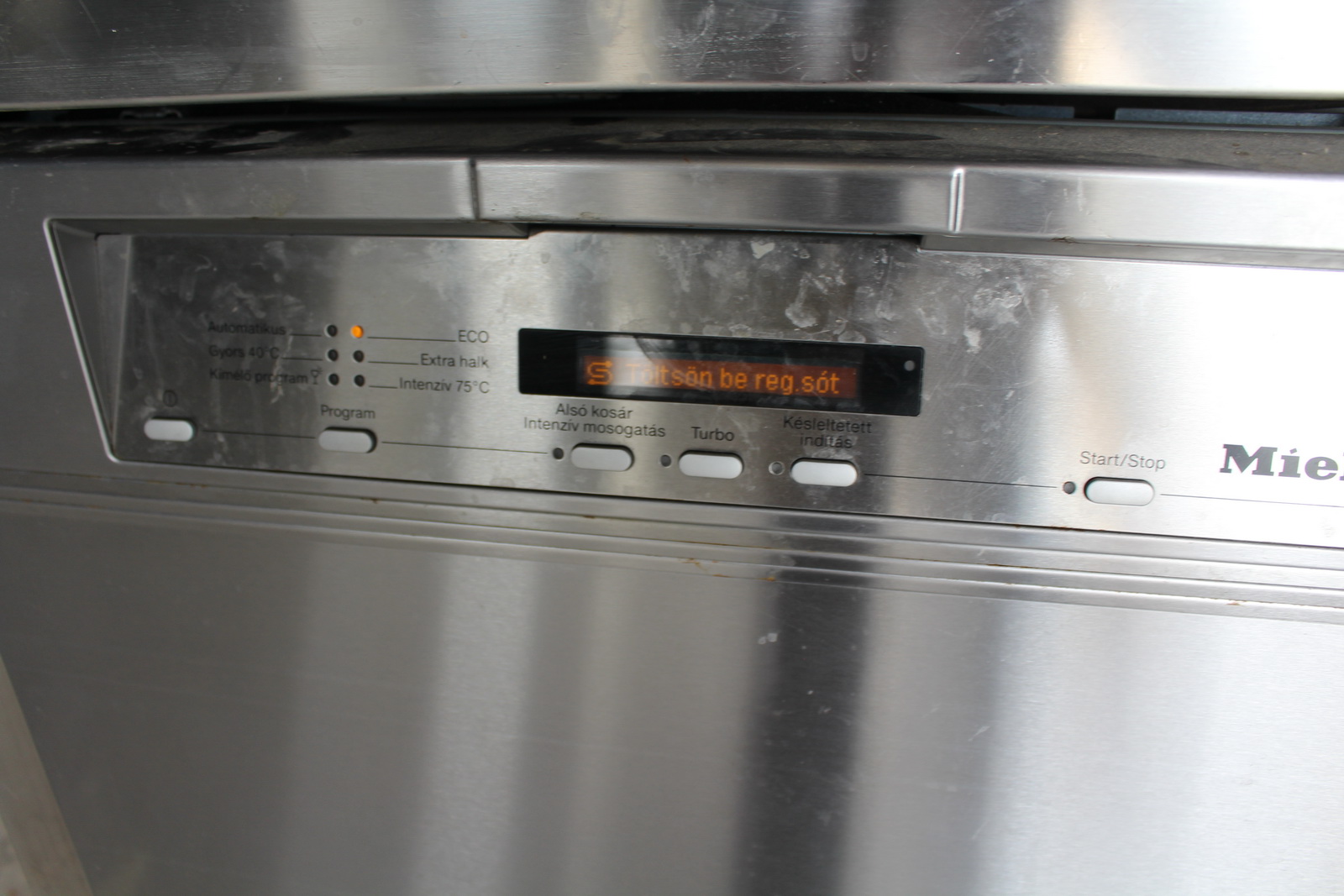 Pult mosogatógépekkel 7