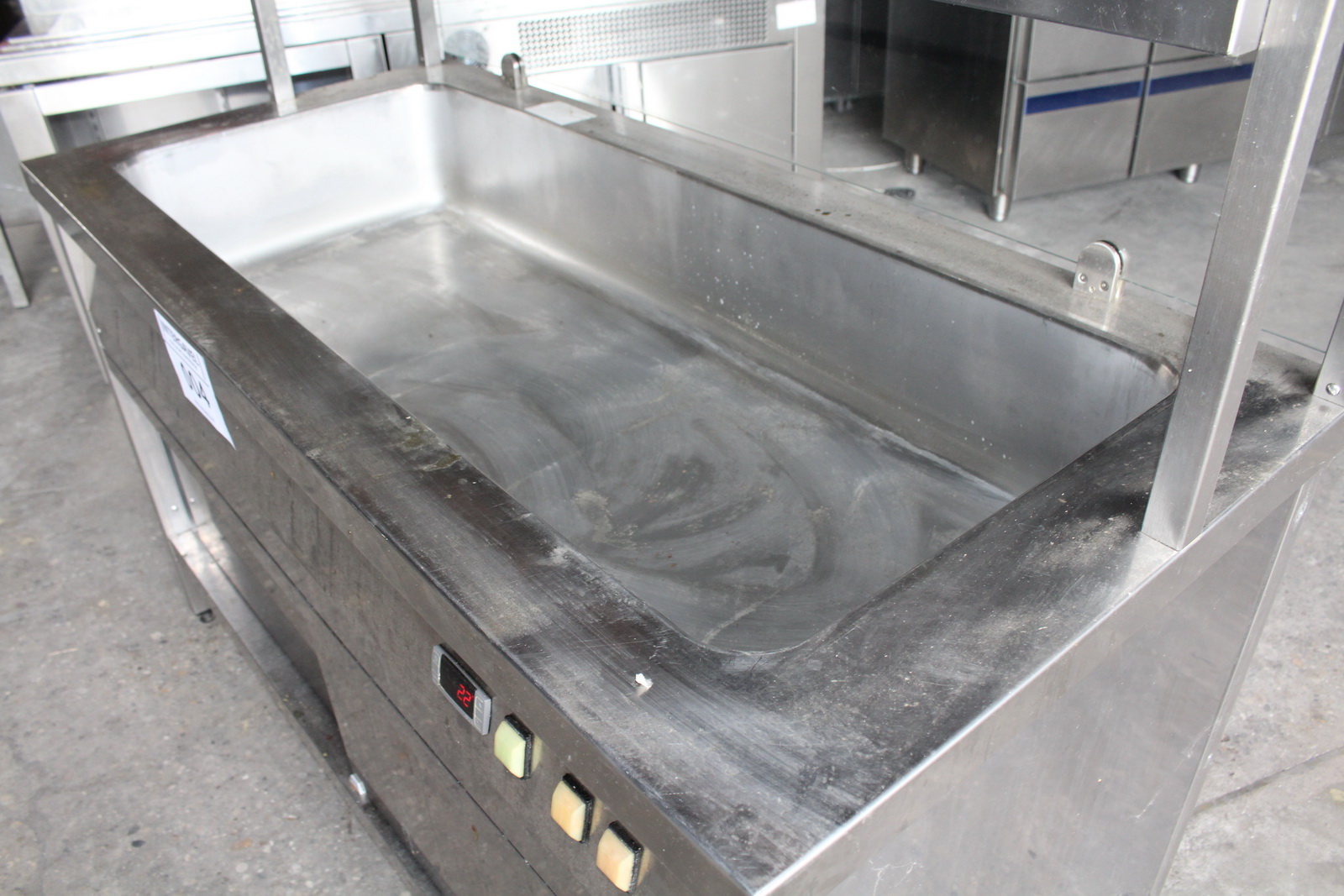 Melegentartó pult 2