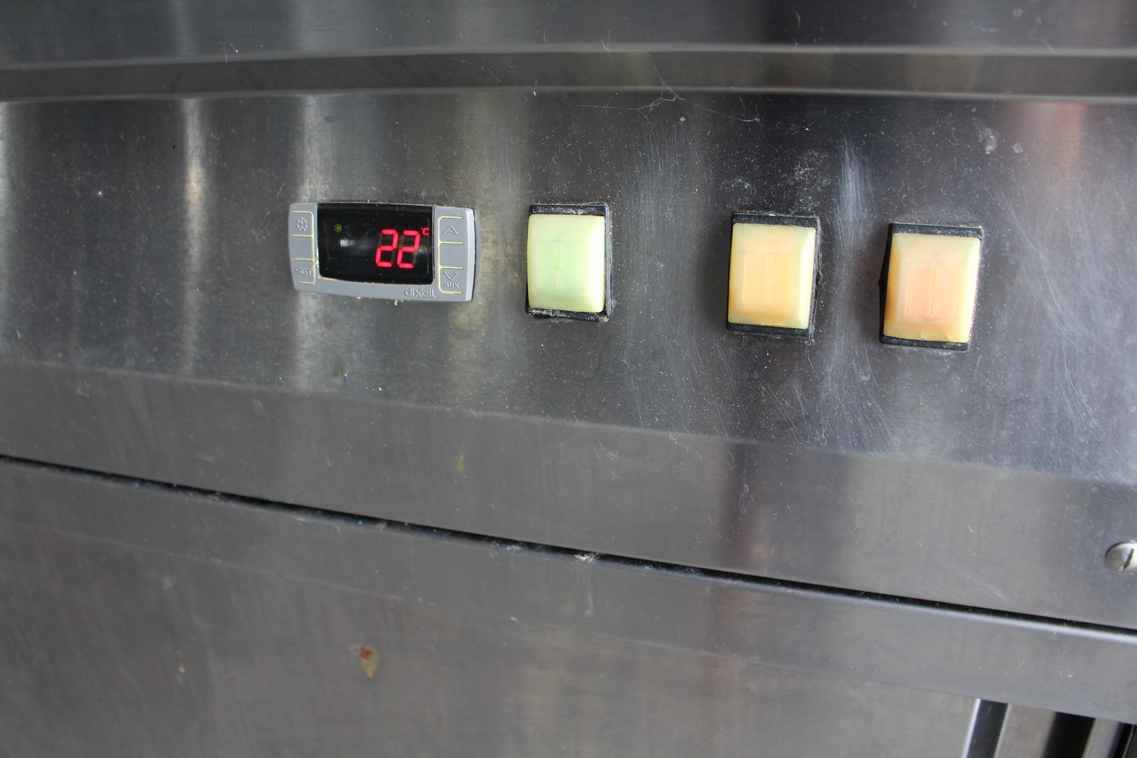 Melegentartó pult 3