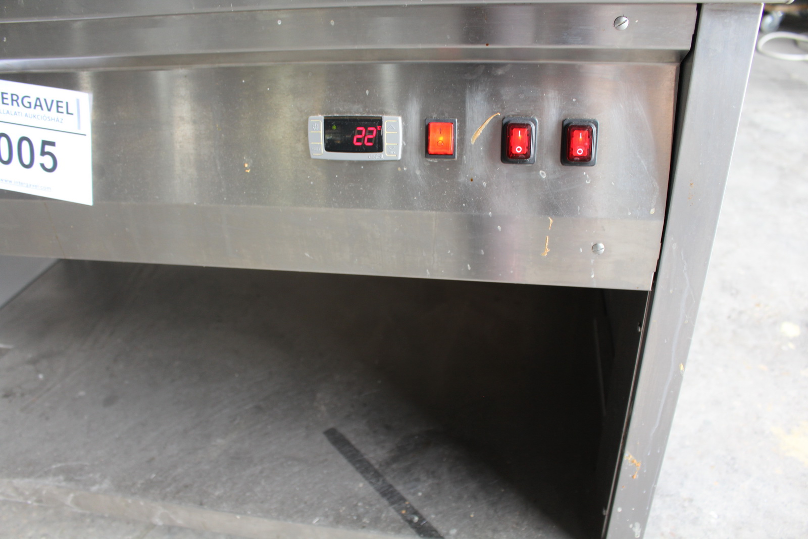 Melegentartó pult 3