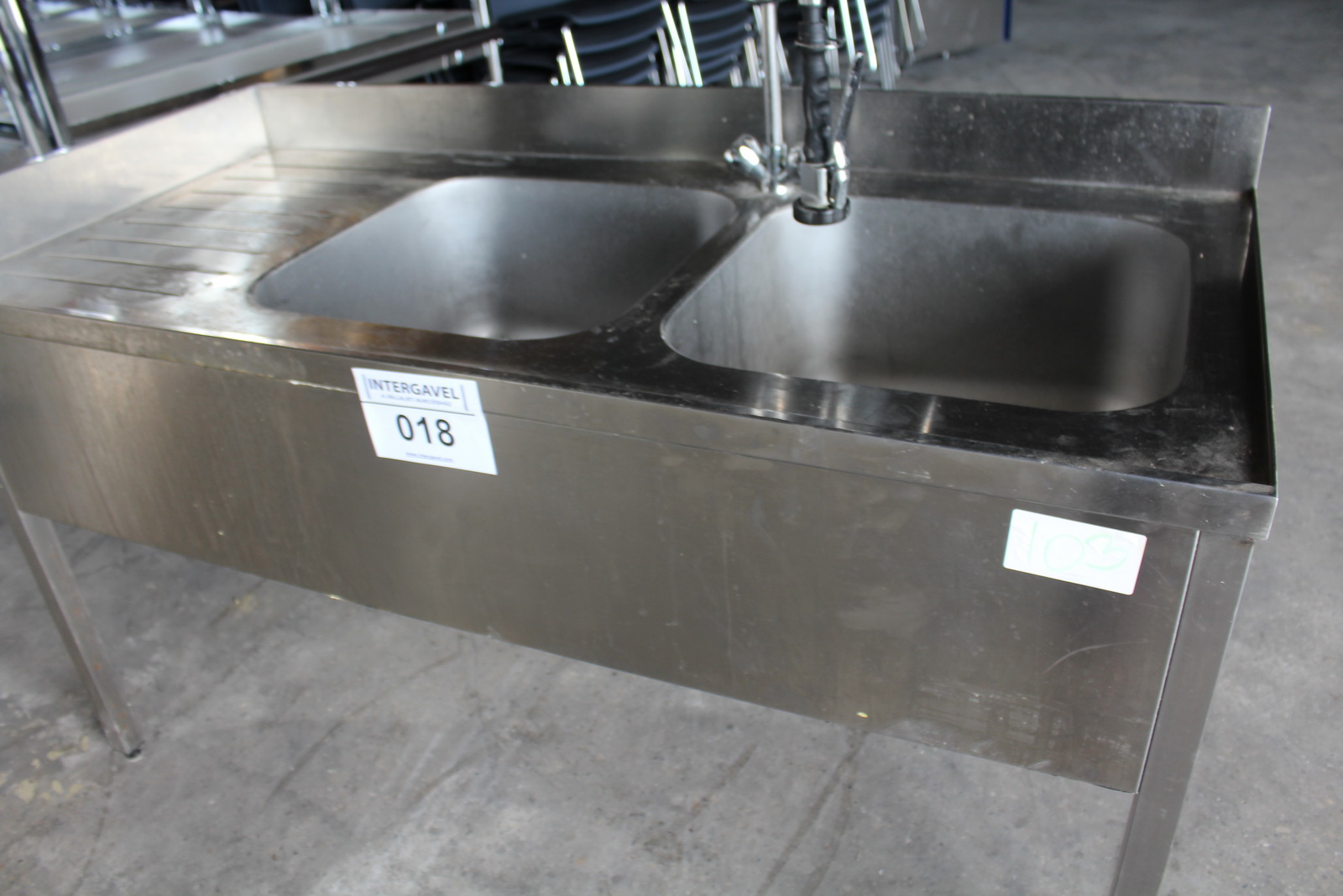 Mosogató csapteleppel 2