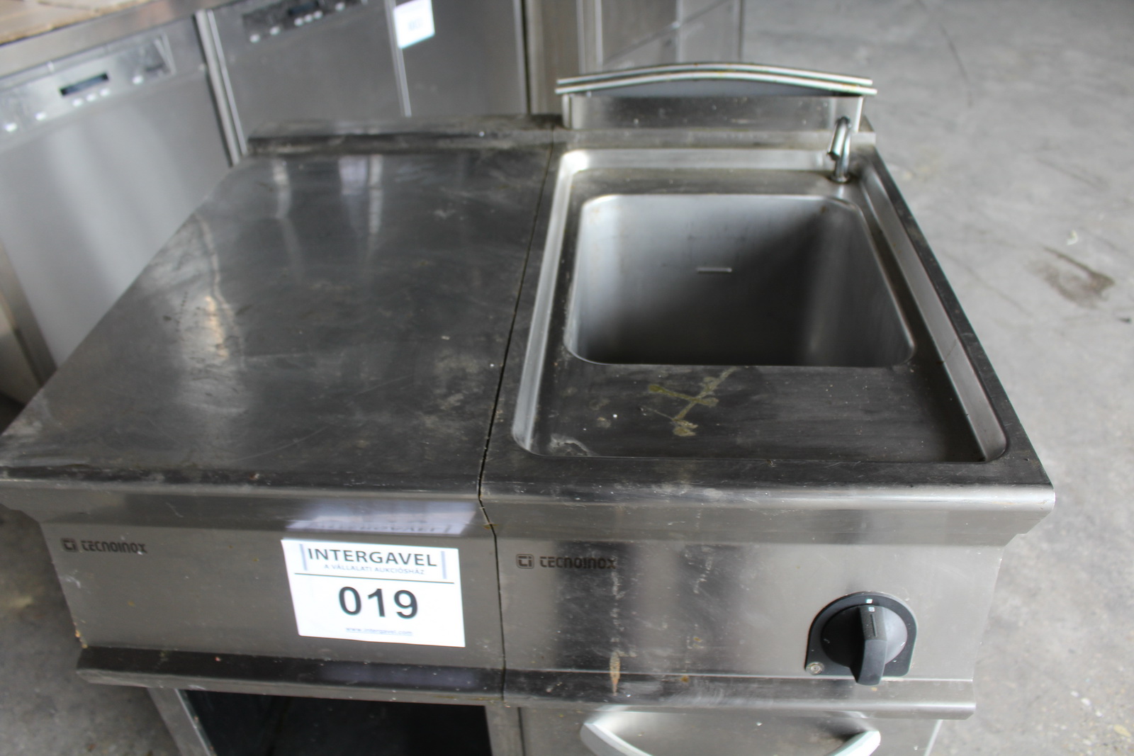 Tésztafőző és semleges pult 2