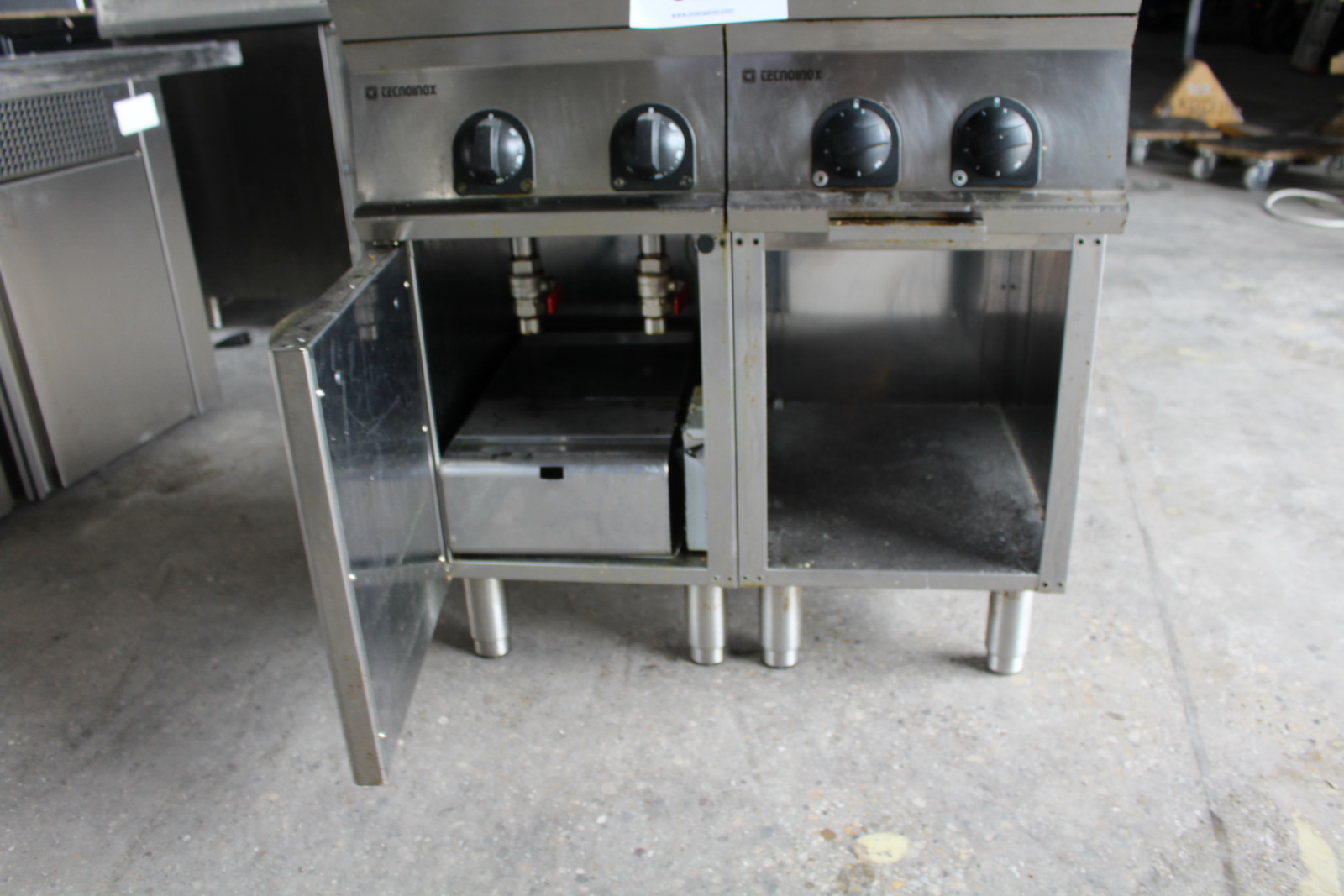 Indukciós főzőlap és fritőz 4