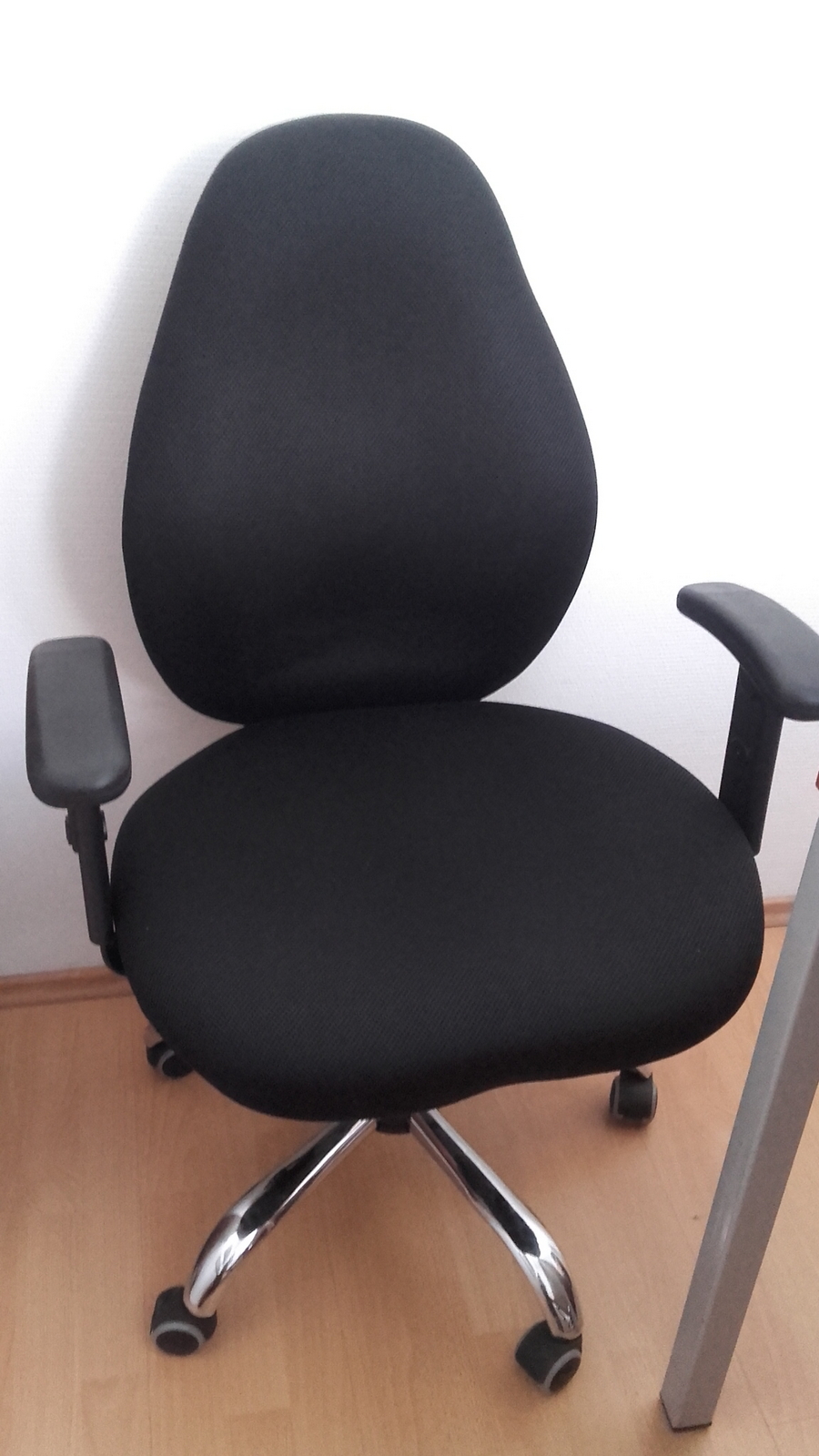 Irodai görgős szék