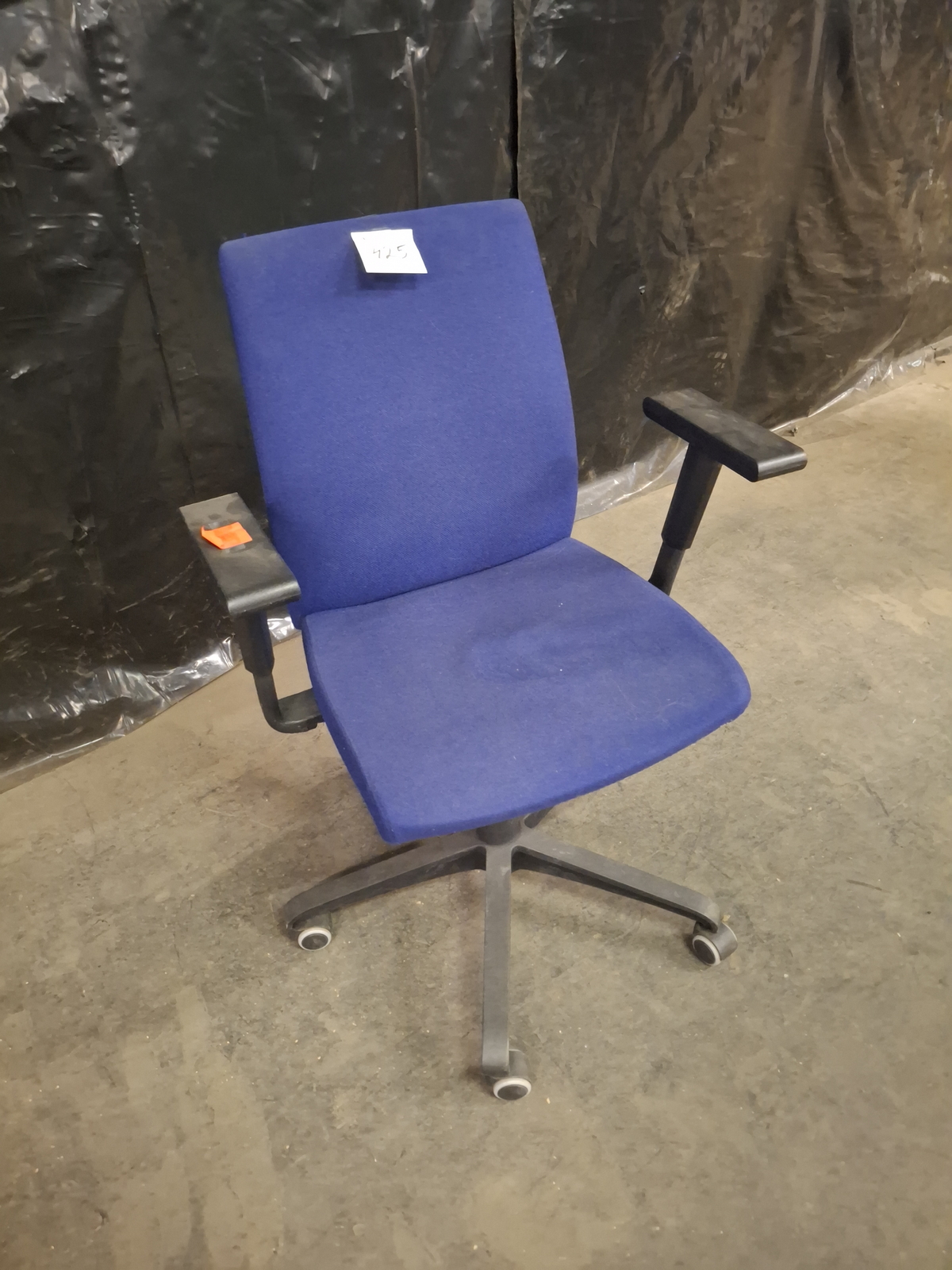 Irodai görgős szék 2