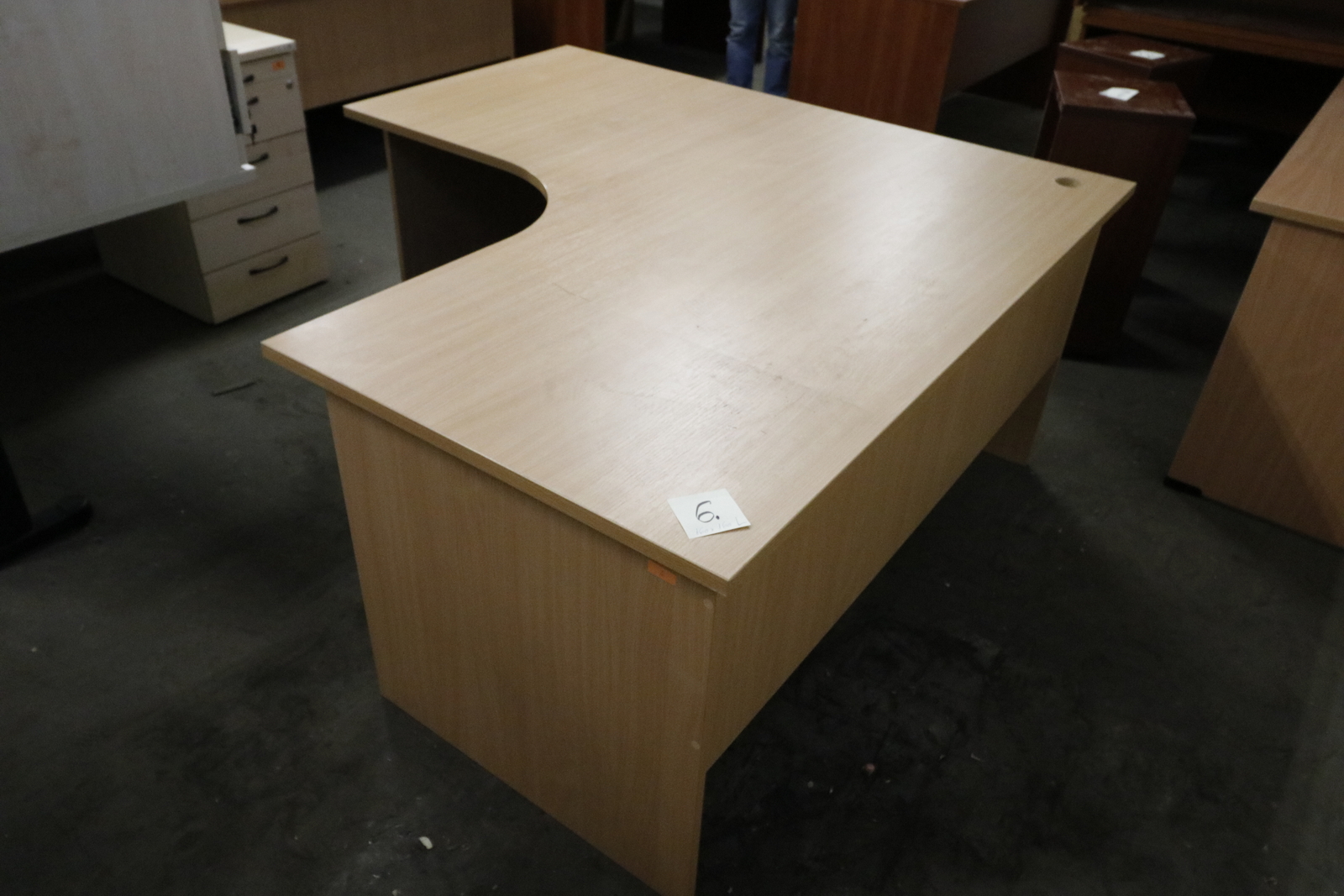 L-alakú íróasztal