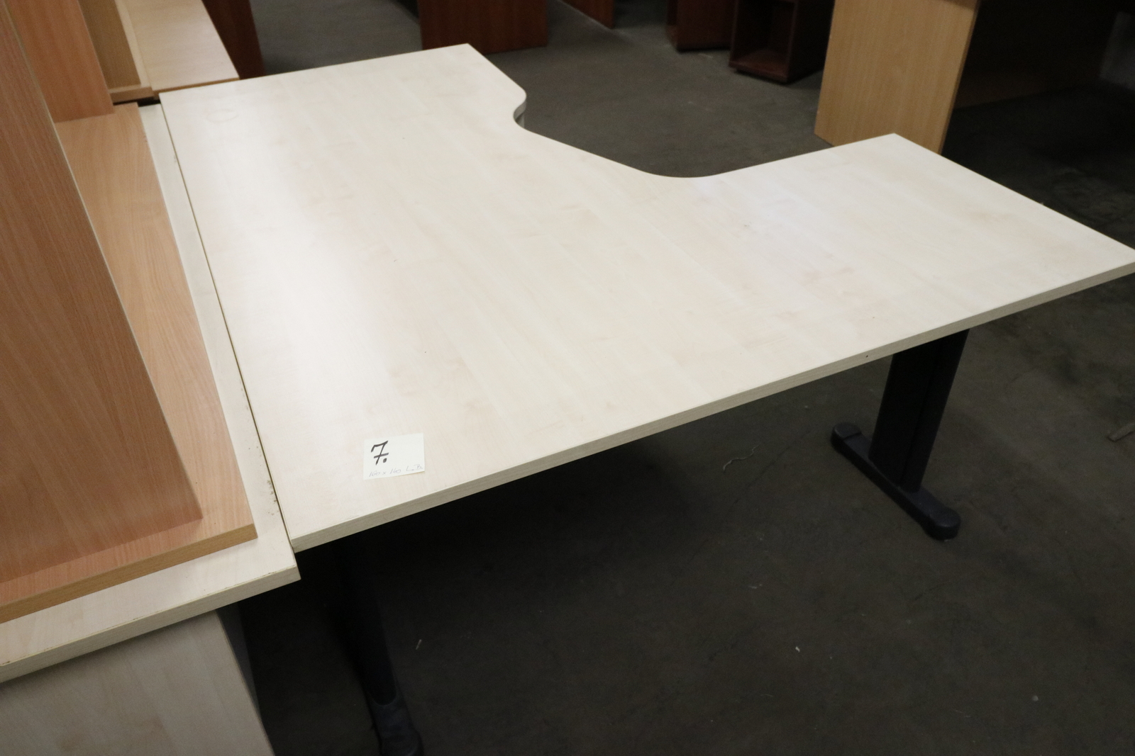 L-alakú íróasztal 2