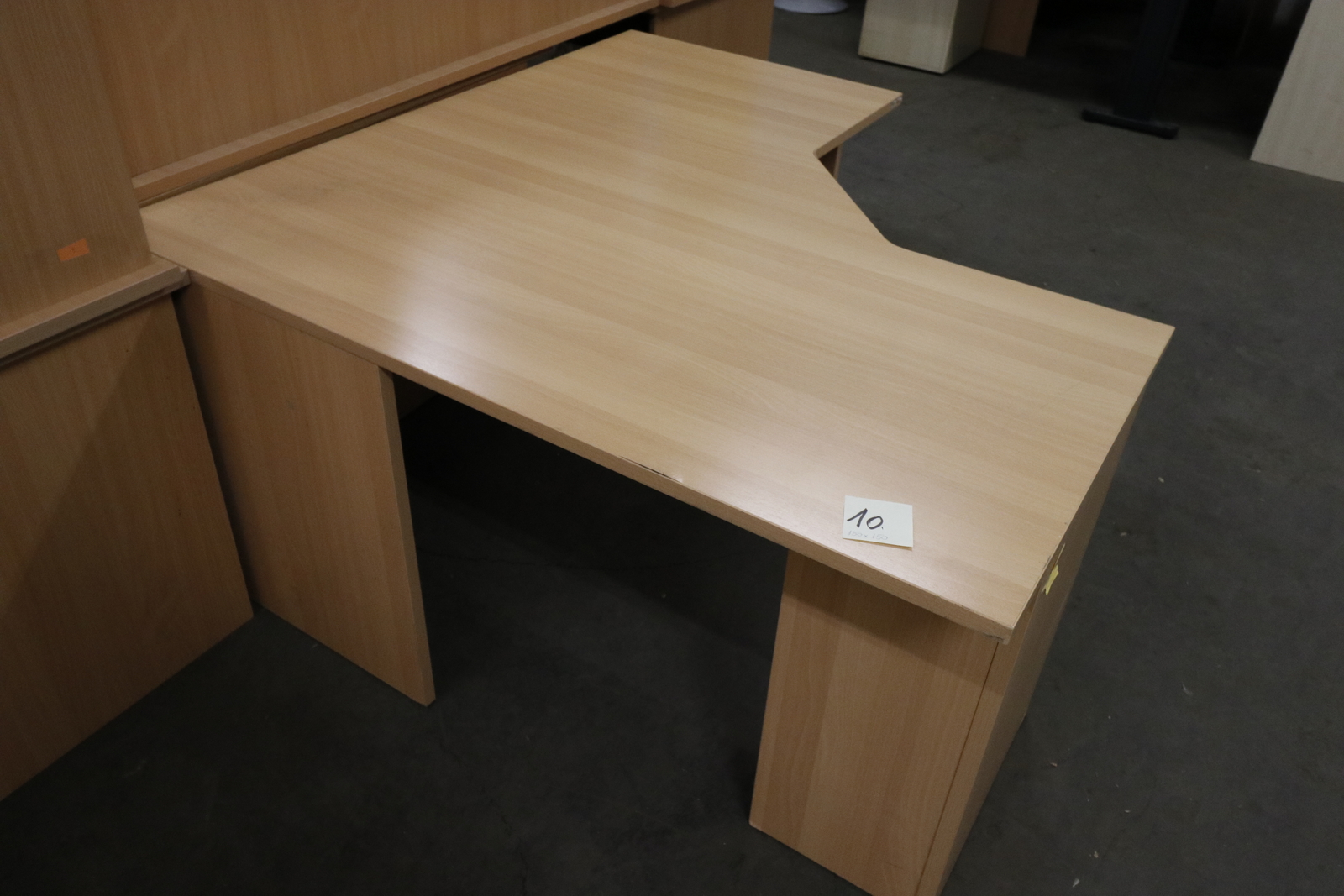 L-alakú íróasztal 2