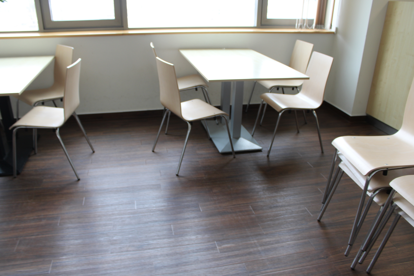 Asztal és székek 10