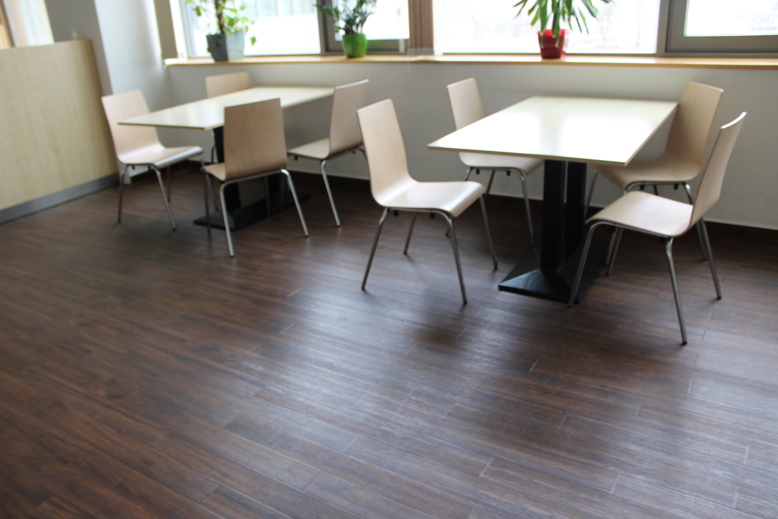 Asztal és székek 12